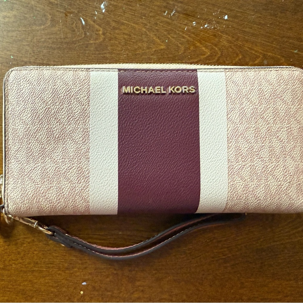 Michael Kors Wristlet PRELOVED Like New